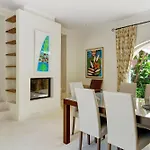 Mas De La Tour Villa *