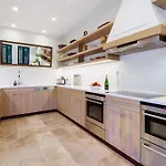Mas De La Tour Villa *