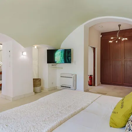 Villa Mas De La Tour